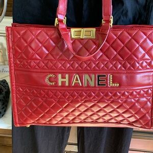 RED QUILT SHOULDER BAG